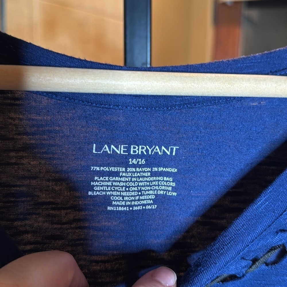 Lane Bryant Royal Blue Faux Leather Ribbon Detail Top Size 14/16 1X - Picture 4 of 5